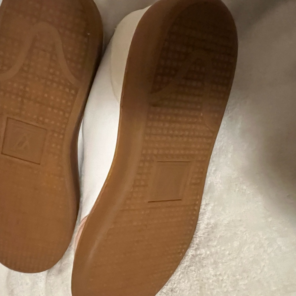 Louis Vuitton sneakers size 39 - Picture 9 of 12